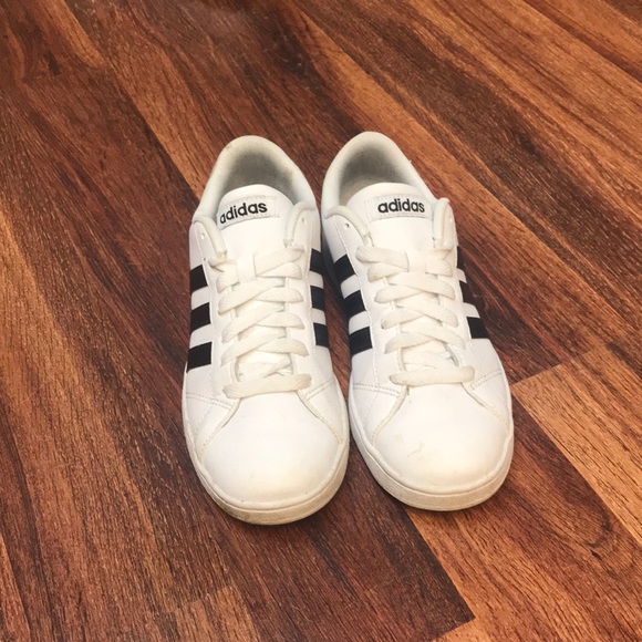 Adidas shoes - Picture 2 of 3